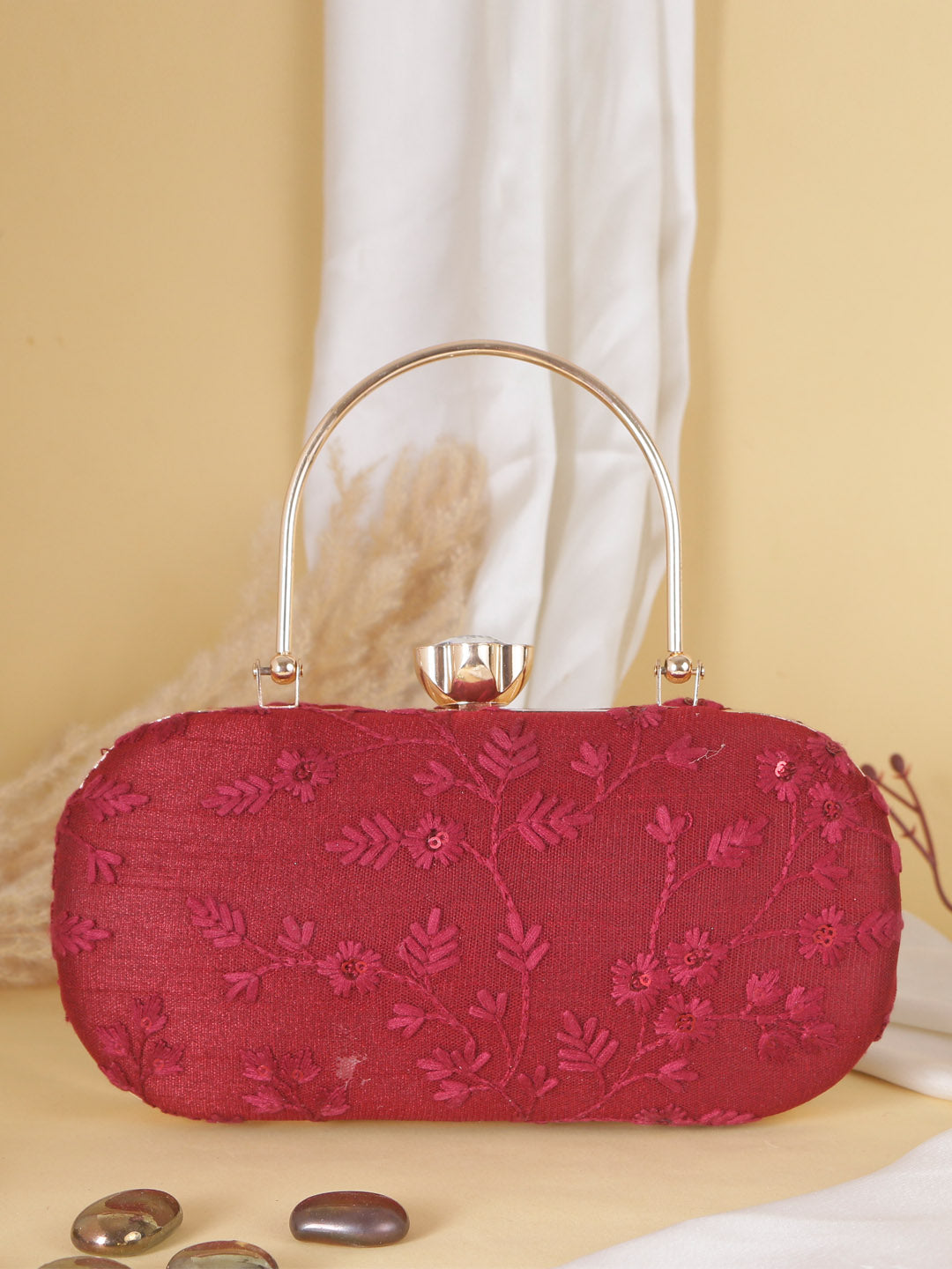 Swisni red classic clutch bag