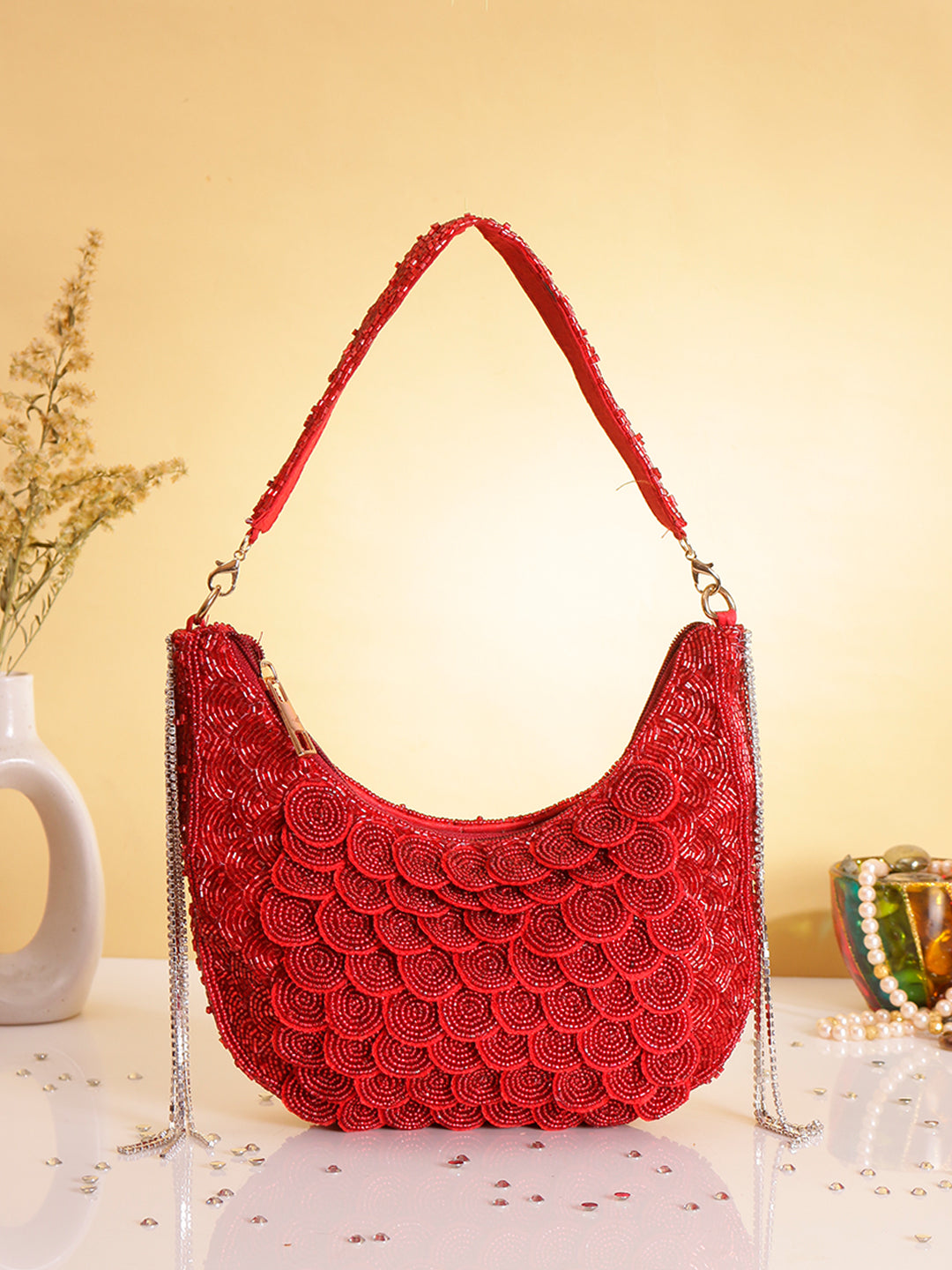 Swisni Red brouch chain bag