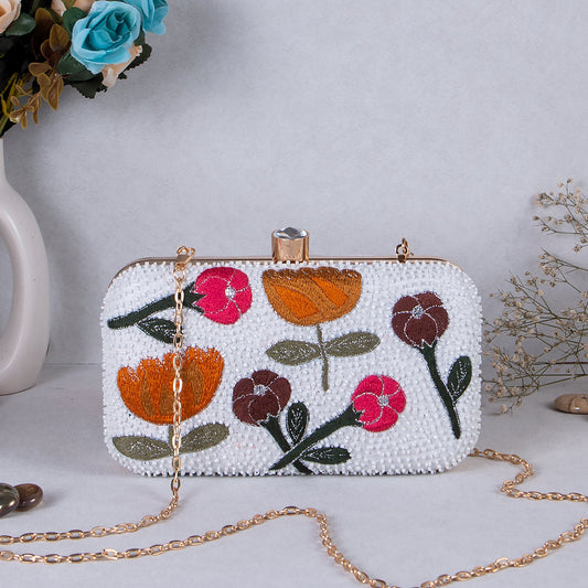 Swisni white embroidered clutch