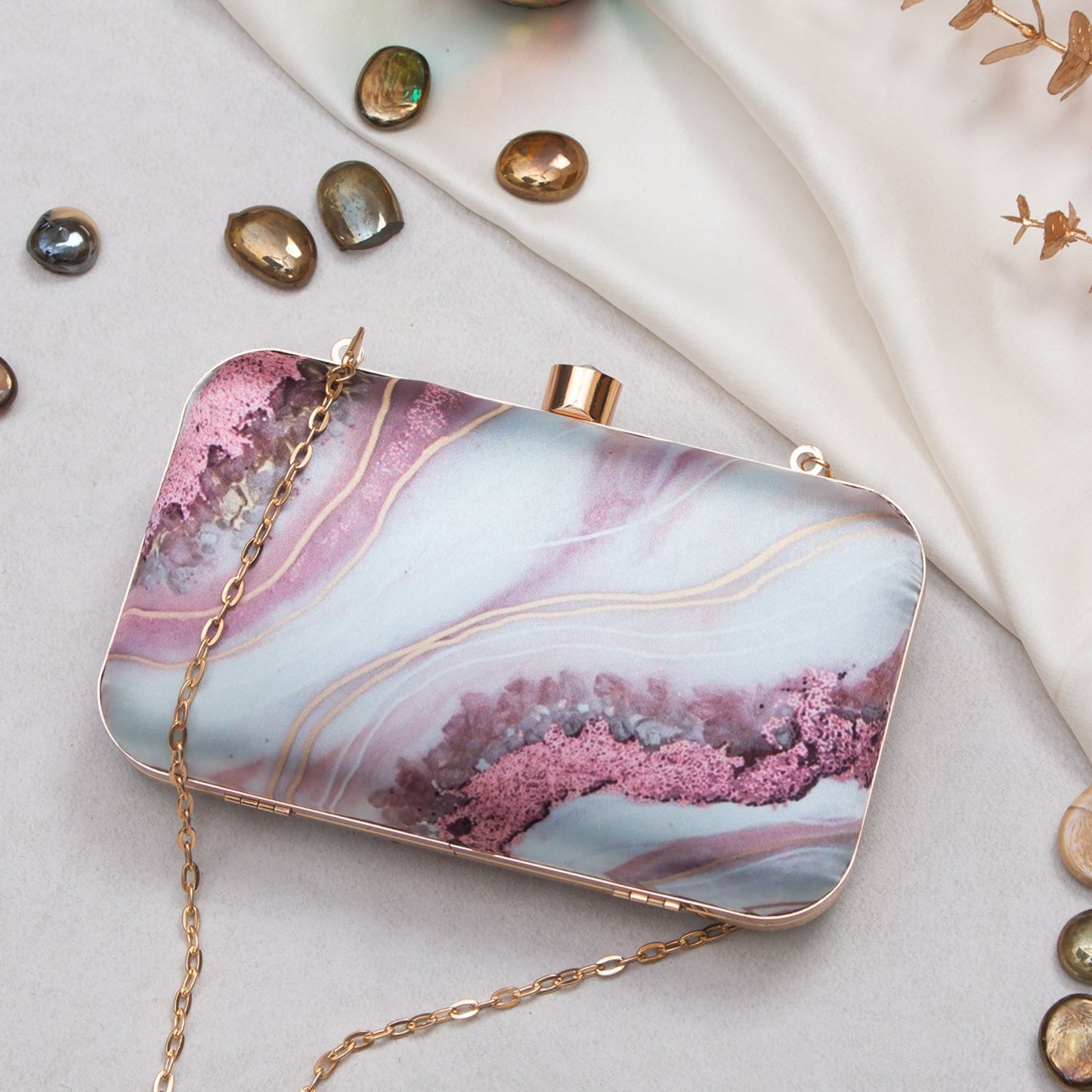 Swisni printed clutch