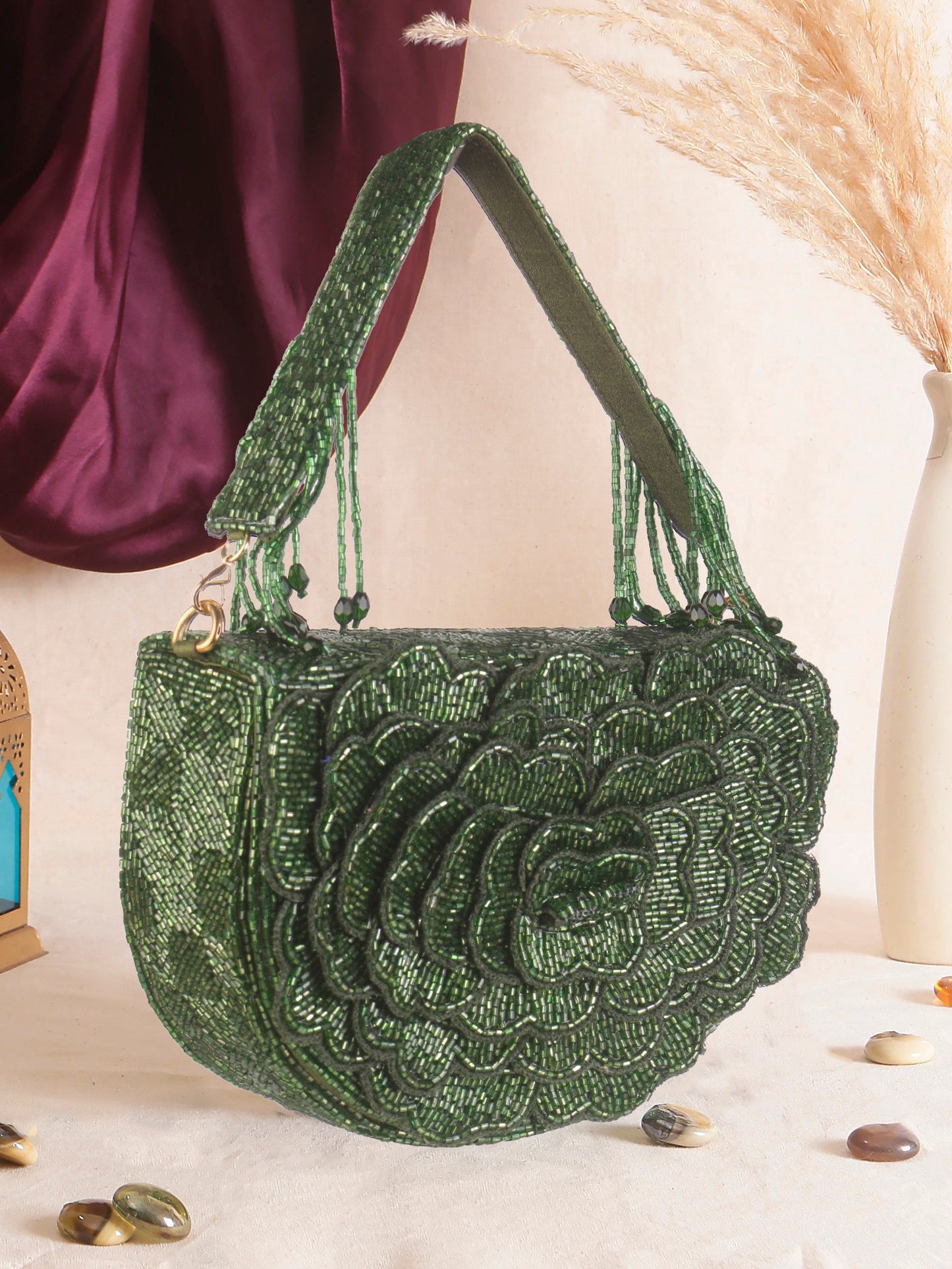 Swisni green leaf clutch bag