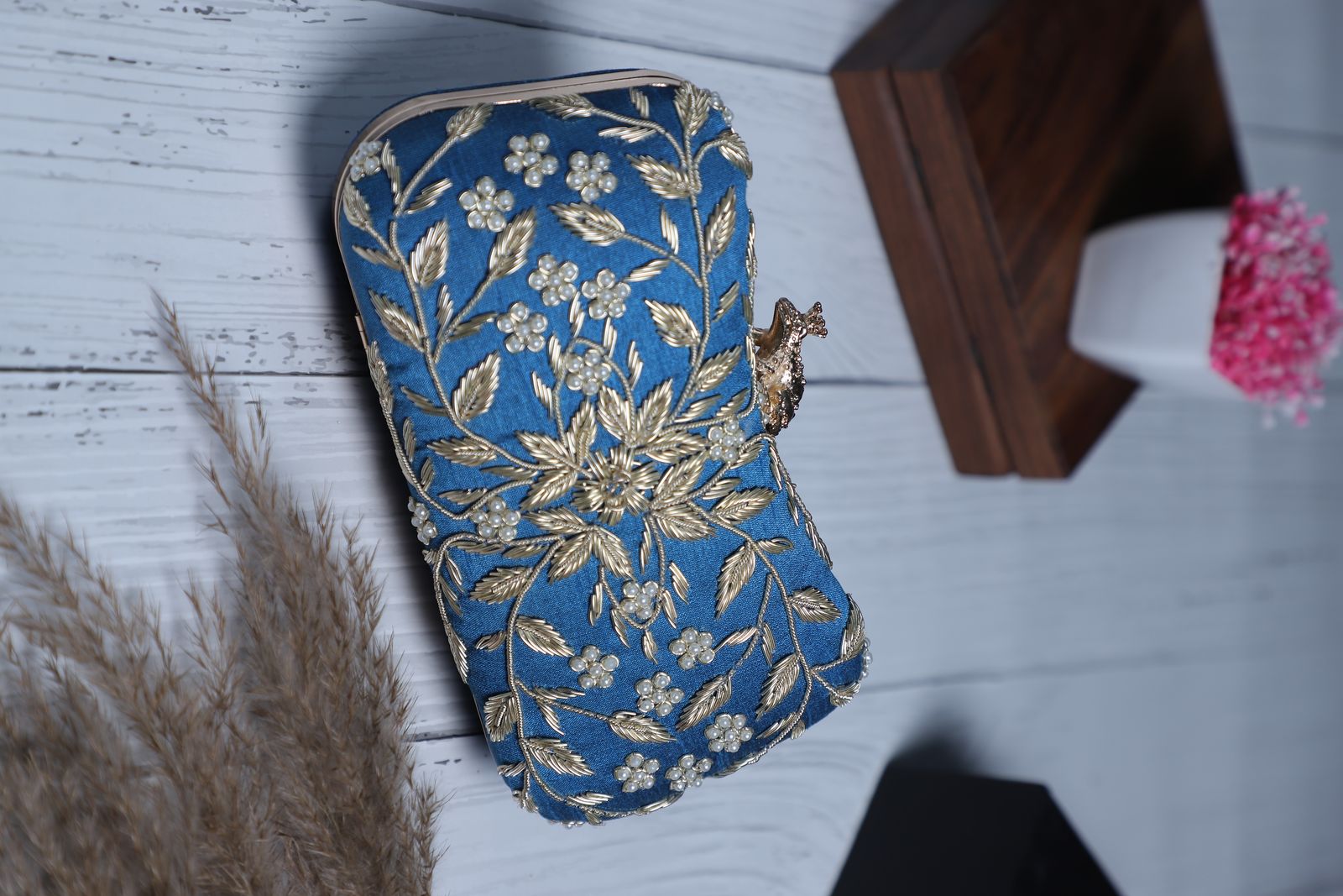 Swisni Embroidered Clutches - SWIS-140 - Creative View