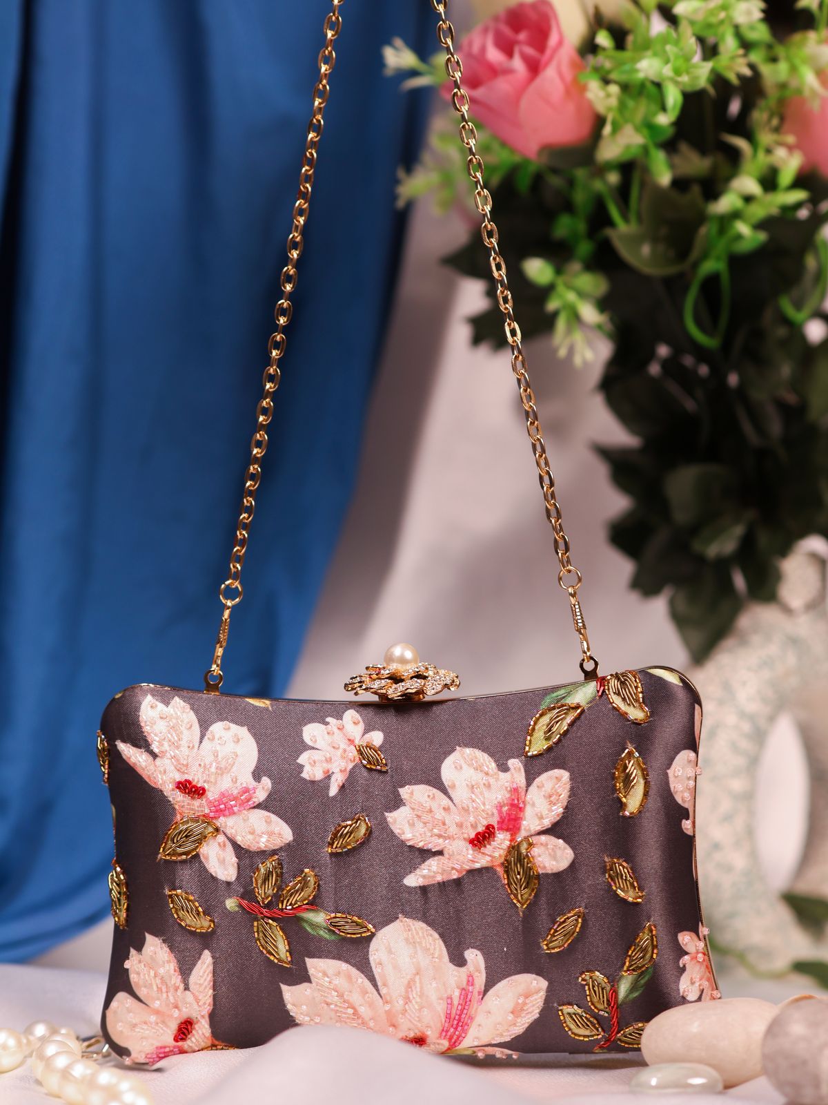 Swisni Embroidered Clutches - SWIS-1622 - Detail View 9