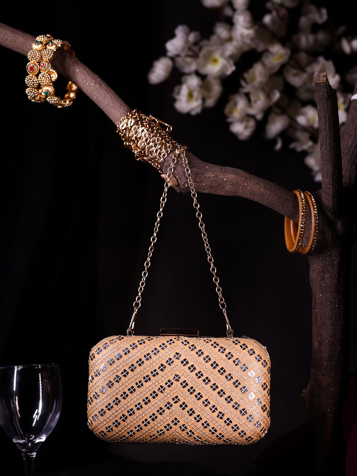 Swisni Classic Clutches - SWIS-1710 - Detail View 3