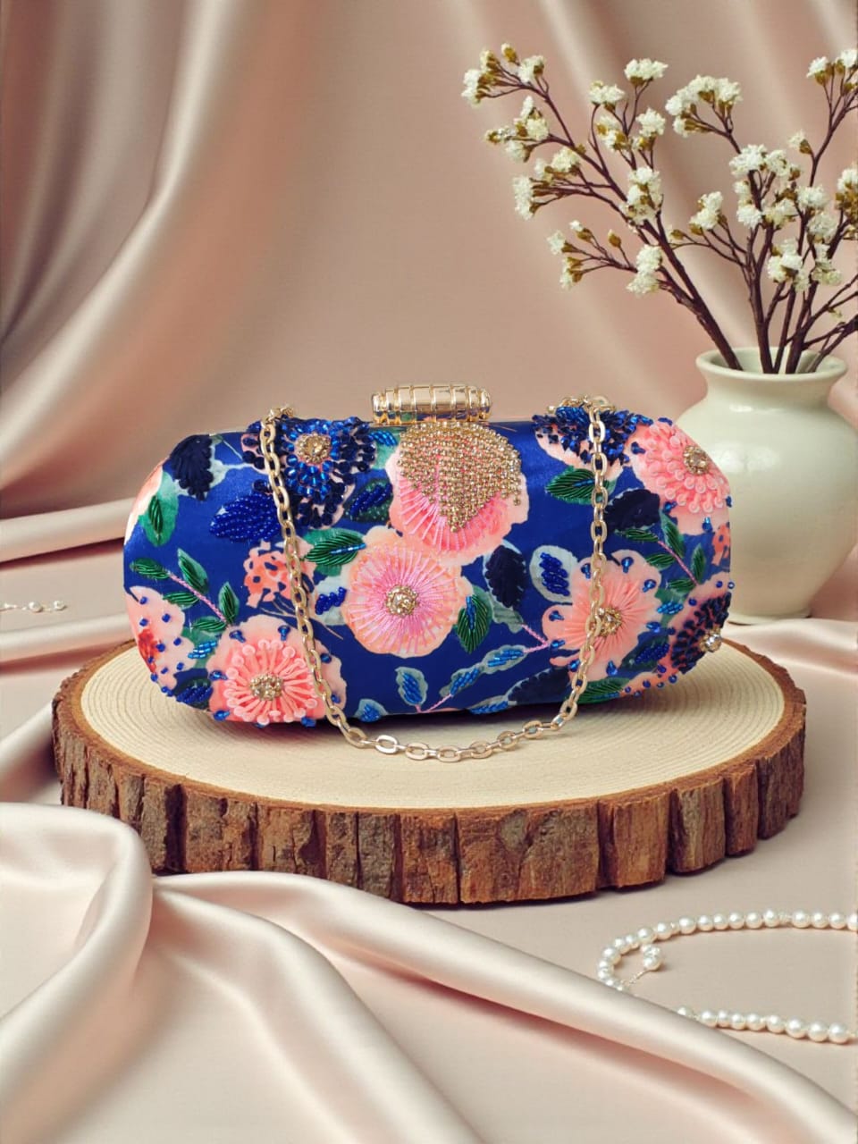 Swisni Embroidered Clutches - SWIS-3661 - Detail View 6