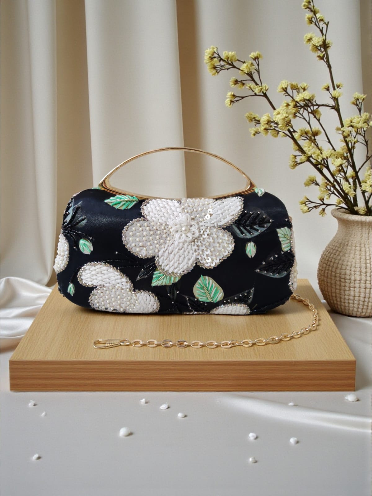 Swisni Embroidered Clutches - SWIS-3670 - Detail View 4