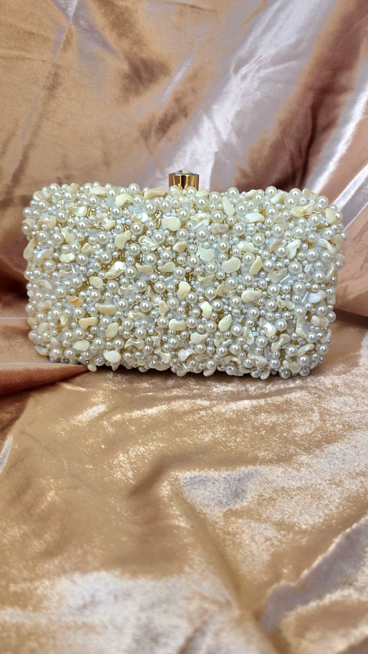 Swisni Embroidered Clutches - SWIS-4313 - Detail View 2