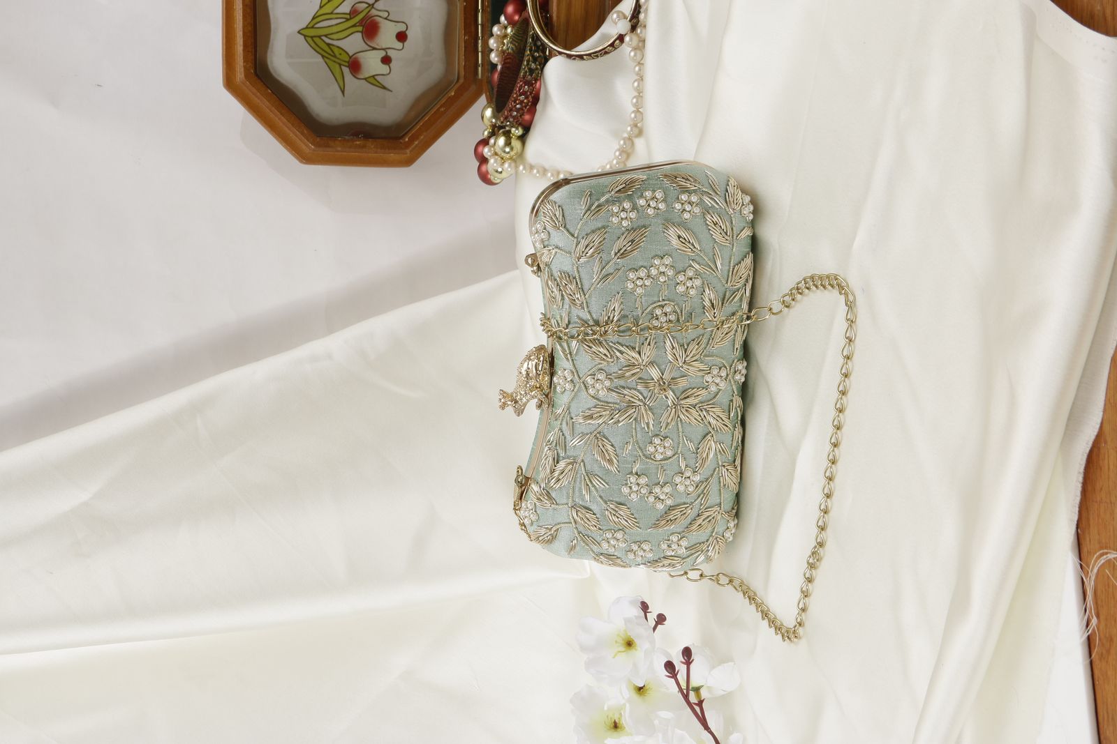 Swisni Embroidered Clutches - SWIS-550 - Detail View 19