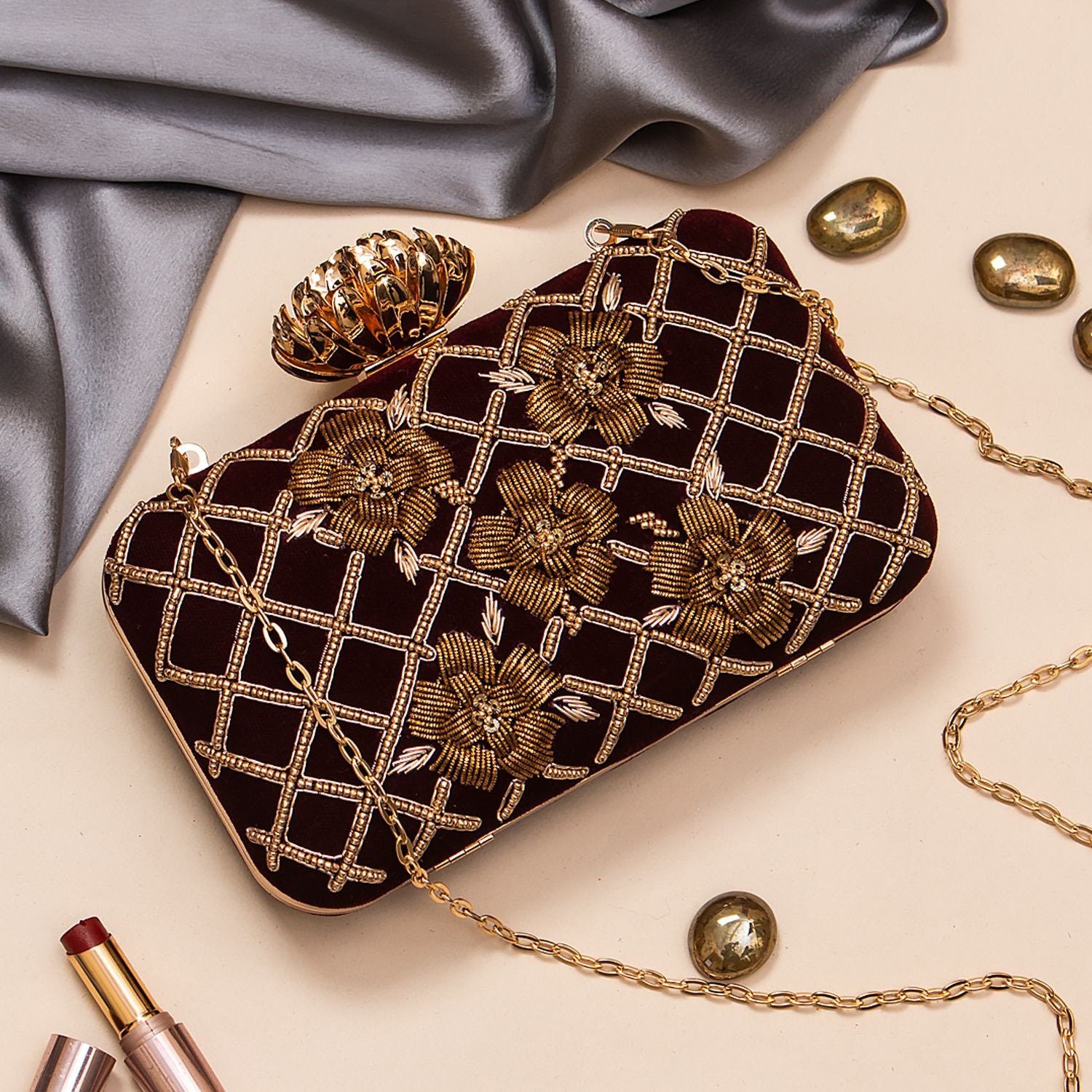 Swisni Embroidered Clutches - SWIS-713 - Creative View