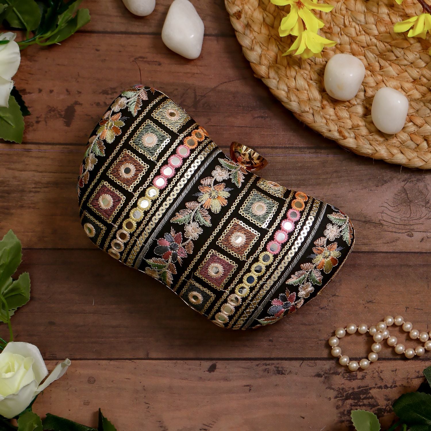 Swisni Embroidered Clutches - SWIS-811 - Creative View