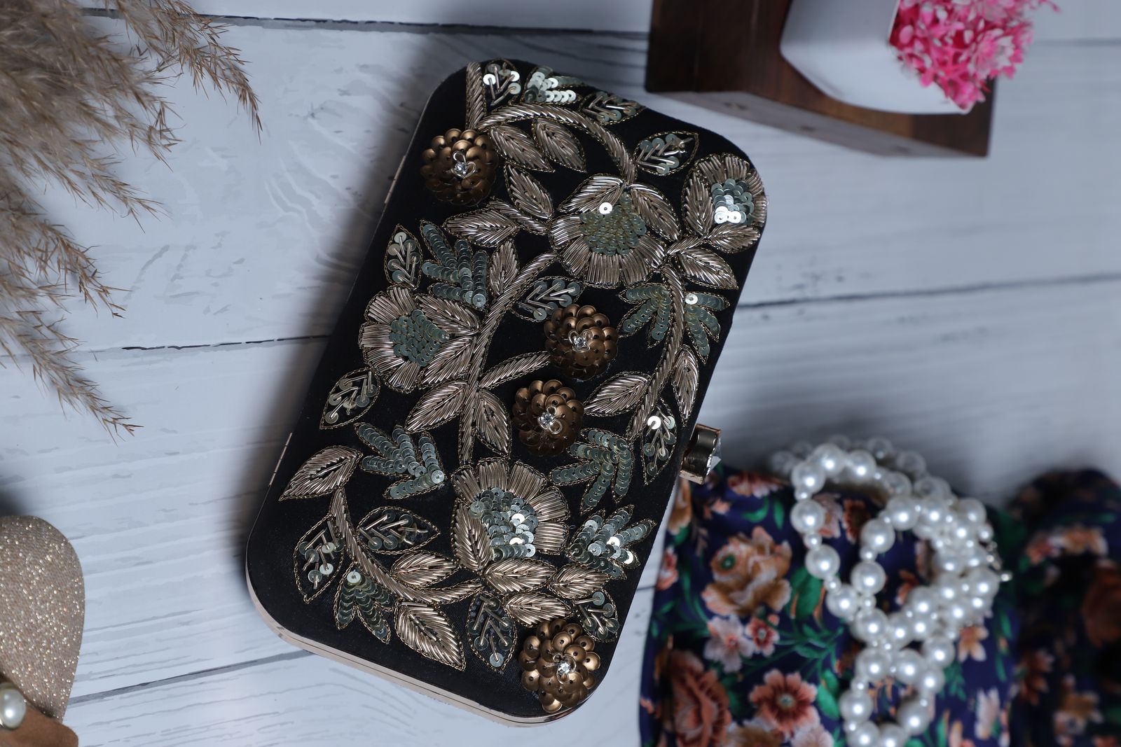 Swisni Embroidered Clutches - SWIS-97 - Creative View