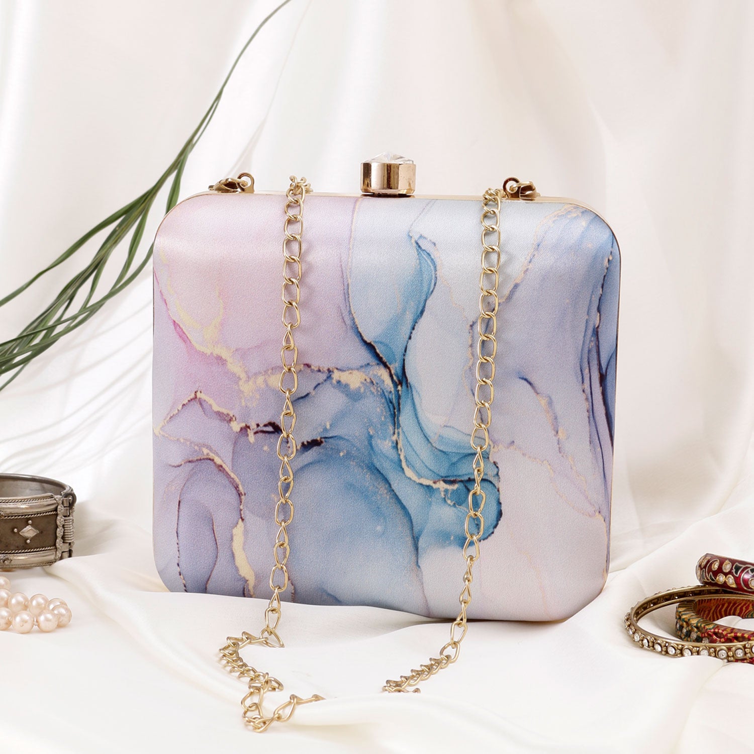SWISNI ABSTRACT PRINTED CLUTCH BAG